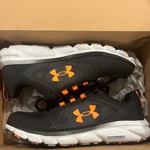 Brand new under armour running shoes!